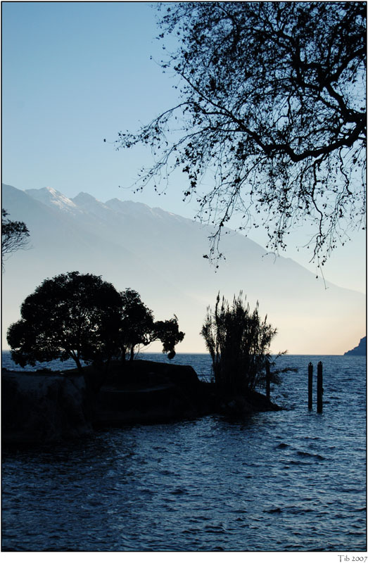 photo "Black silhouetes" tags: landscape, mountains, water