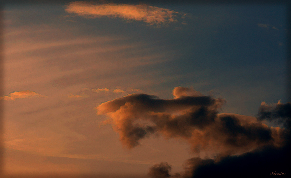 photo "The Celestial landlady or supper, please!" tags: abstract, landscape, sunset