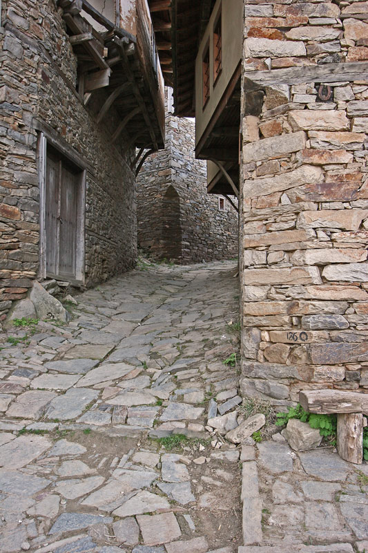 фото "Ковачевица, старая улица" метки: ретро, архитектура, пейзаж, 