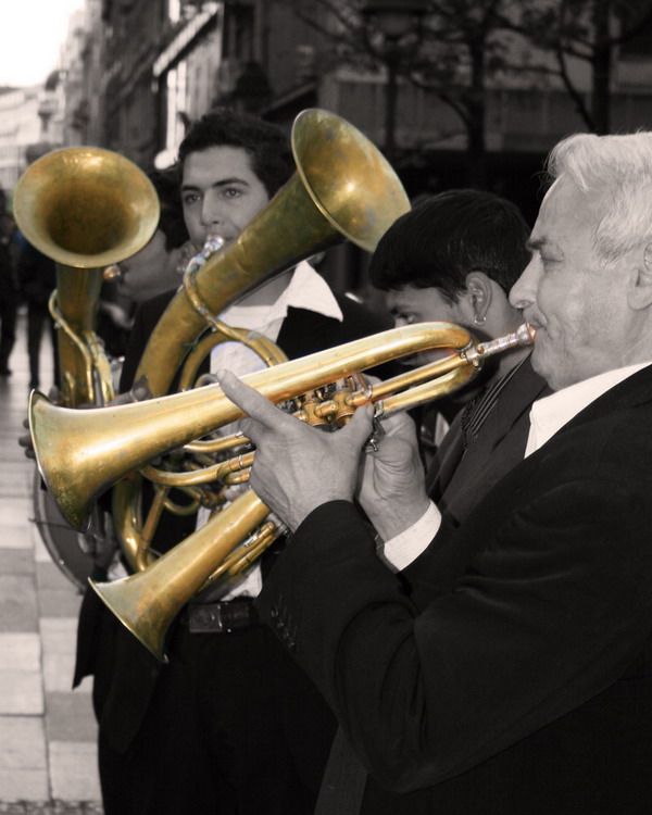 photo ""Golden" Trumpets" tags: city, portrait, man