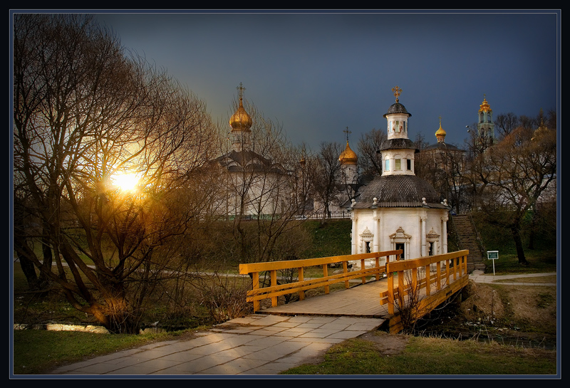 photo "Last beams..." tags: architecture, landscape, 