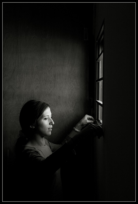 photo "Measuring Light" tags: portrait, black&white, woman