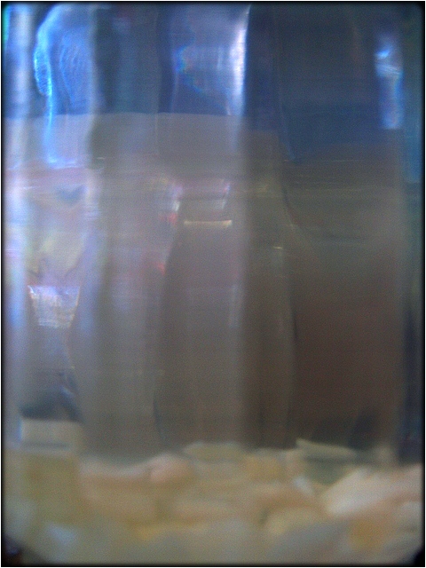 photo "sky on vinagre bottle" tags: still life, abstract, 