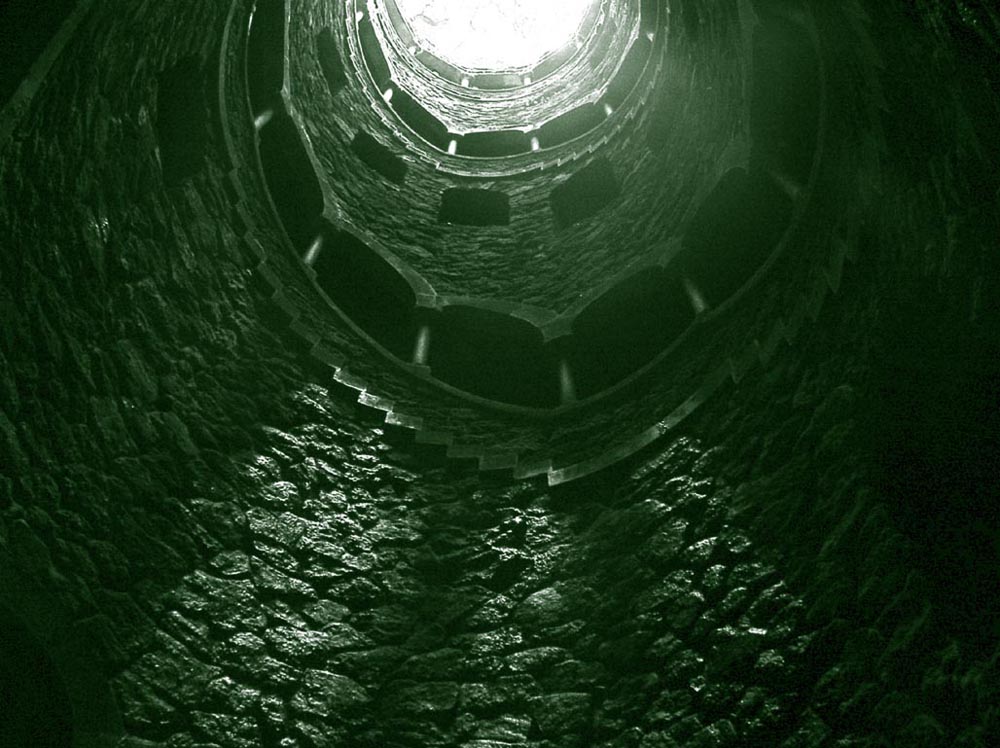photo "Quinta da Regaleira 10 - Freemason Initiation Well" tags: architecture, reporting, landscape, 