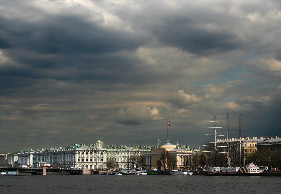 фото "Clouds over the city" метки: архитектура, пейзаж, облака