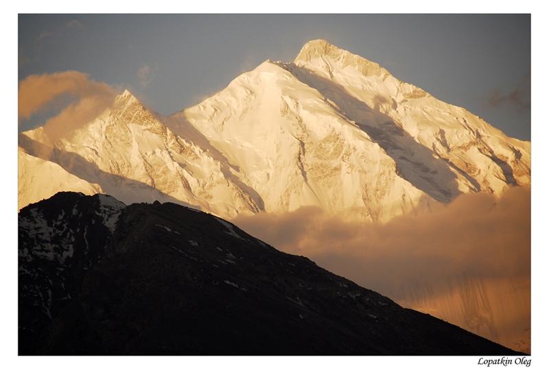 photo "Rakaposhi peak on sunrise,  Pakistan" tags: landscape, travel, Asia, mountains