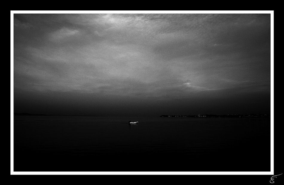 photo "fiching" tags: landscape, black&white, water