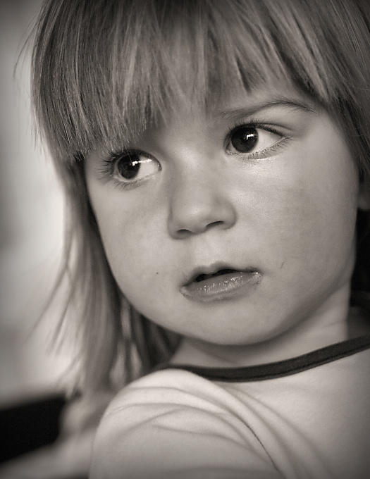 photo "She" tags: portrait, black&white, children