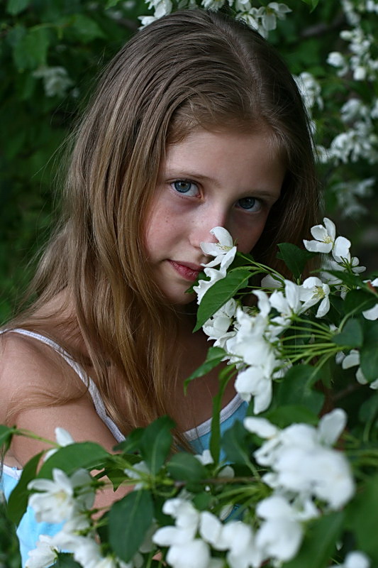 photo "The flower's fairy" tags: portrait, children
