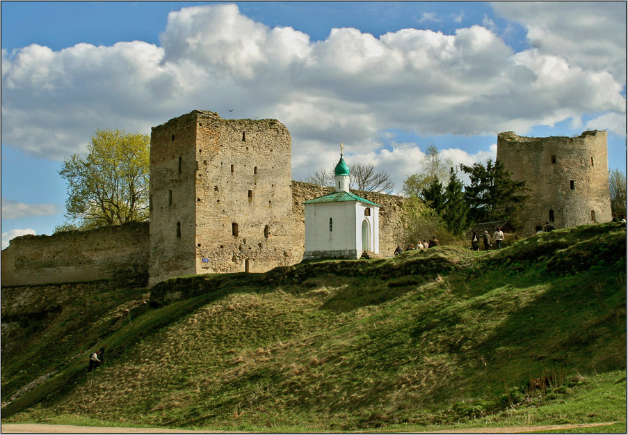 photo "Izborsk. The fortress" tags: architecture, landscape, 