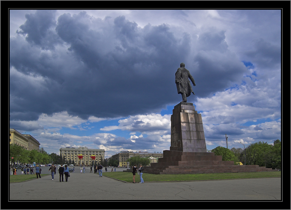 фото "в воздухе пахнет грозой" метки: город, 