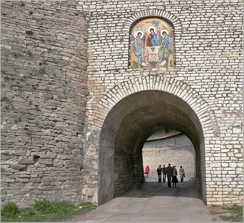 photo "The ancient wall" tags: architecture, landscape, 