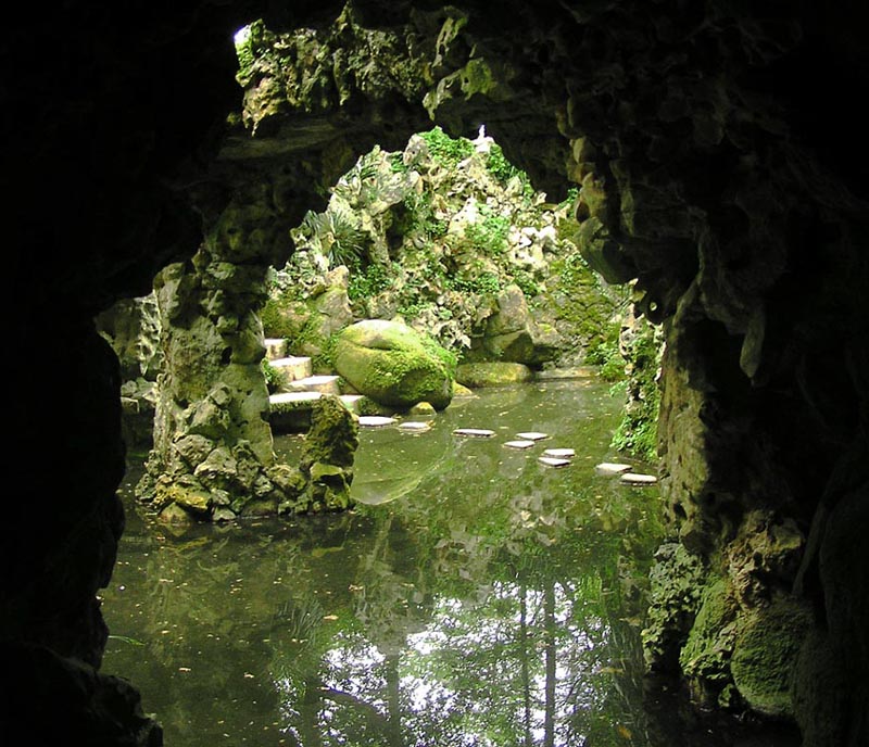 photo "Quinta da Regaleira - 18: The Monster's View" tags: architecture, reporting, landscape, 