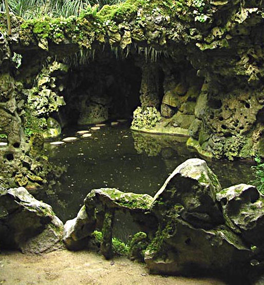 photo "Quinta da Regaleira - 21: Monster's View on Land" tags: architecture, reporting, landscape, 