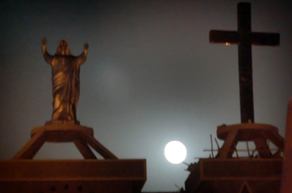 photo "Meeting of God &  Moon." tags: landscape, nature, night