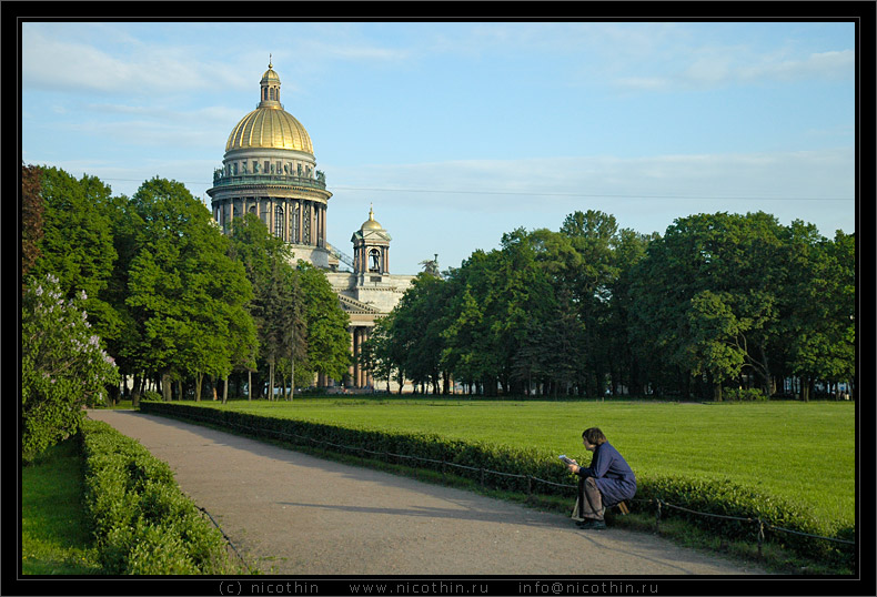 photo "Man and St. Petersboutg" tags: architecture, genre, landscape, 