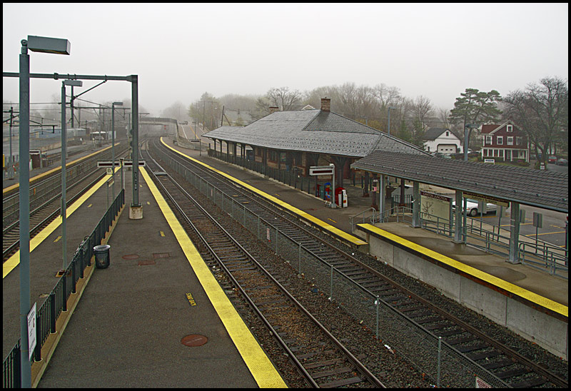 photo "Commuter station" tags: landscape, architecture, 