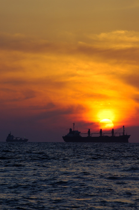 photo "Boats&Sunset" tags: landscape, sunset, water