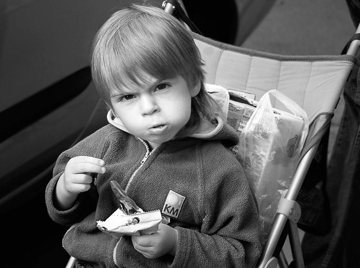 photo "angry boy" tags: humor, portrait, children