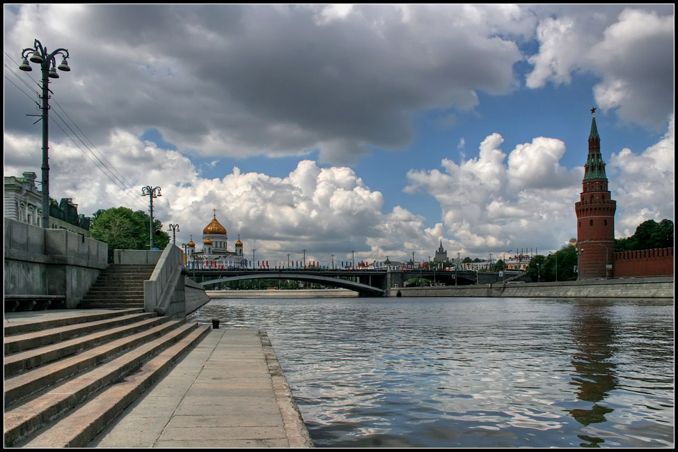 photo "Clouds" tags: architecture, landscape, water