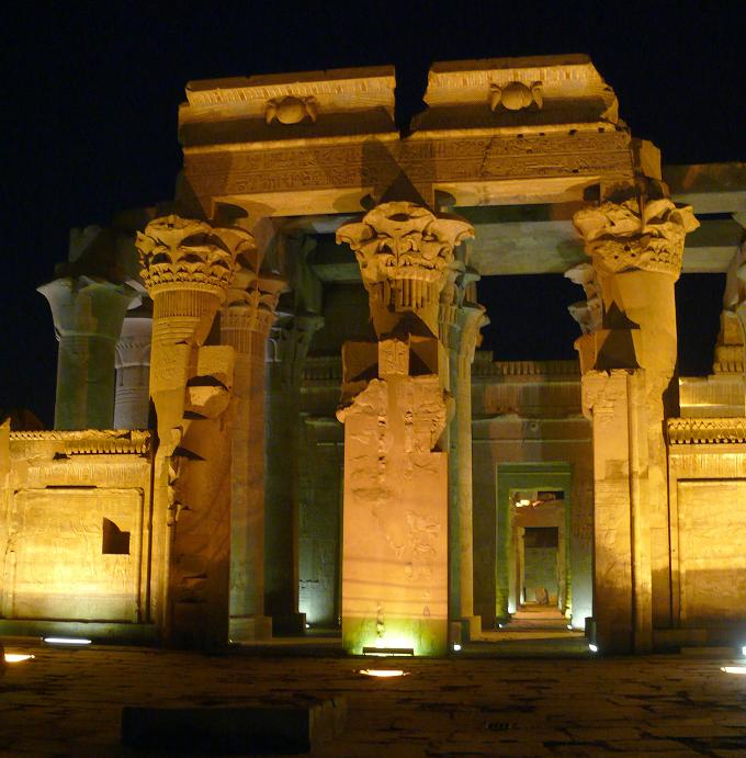 фото "Egyptian Temple at night ..." метки: путешествия, Африка