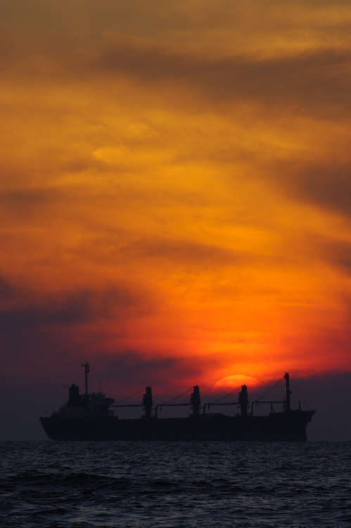 photo "A Moment Before..." tags: landscape, clouds, sunset