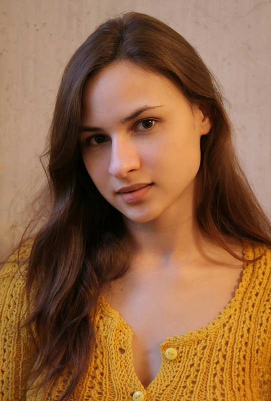 photo "Portrait of the girl in yellow" tags: portrait, woman