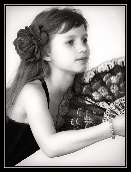 photo "Young Lady" tags: portrait, black&white, children