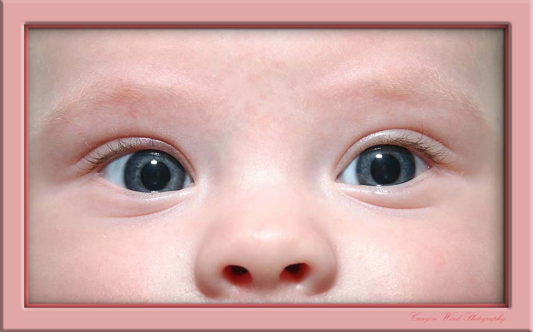 photo "Through a baby's eyes." tags: portrait, children, woman