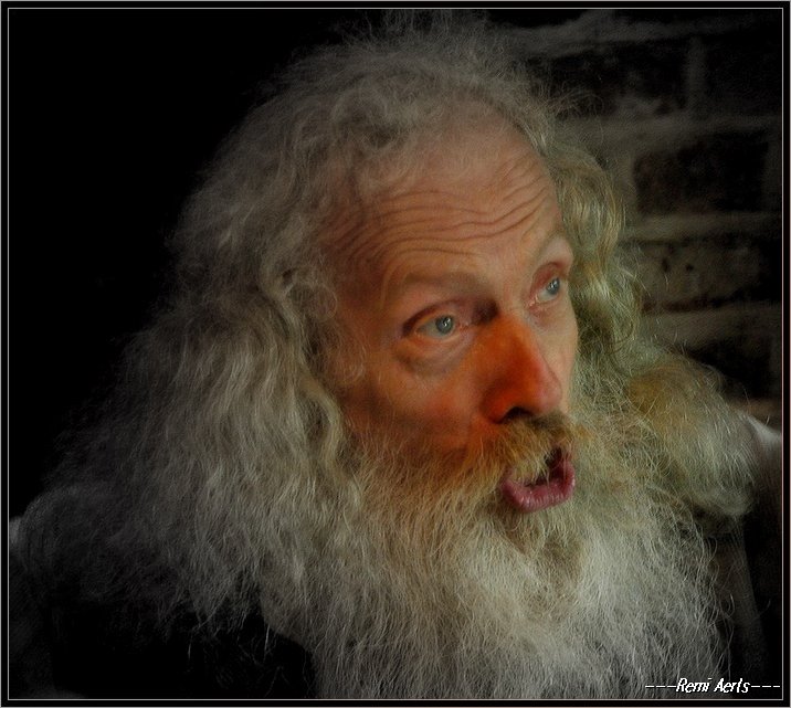 photo "old artist" tags: portrait, reporting, man