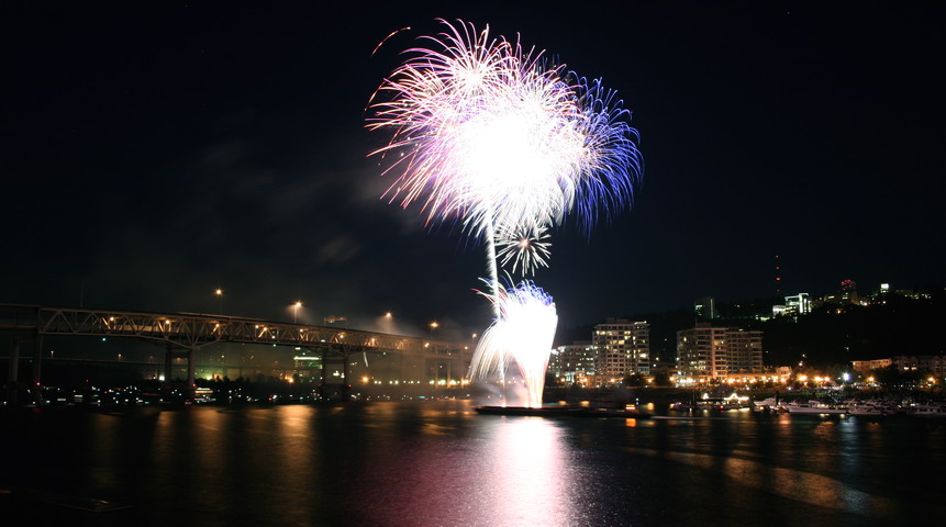 photo "Fireworks over waterfront" tags: travel, landscape, North America, night