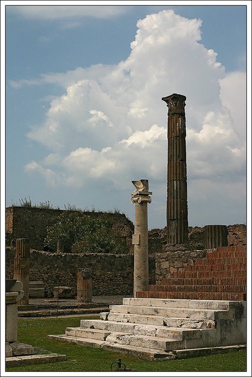 photo "Pompeii ..." tags: architecture, travel, landscape, Europe