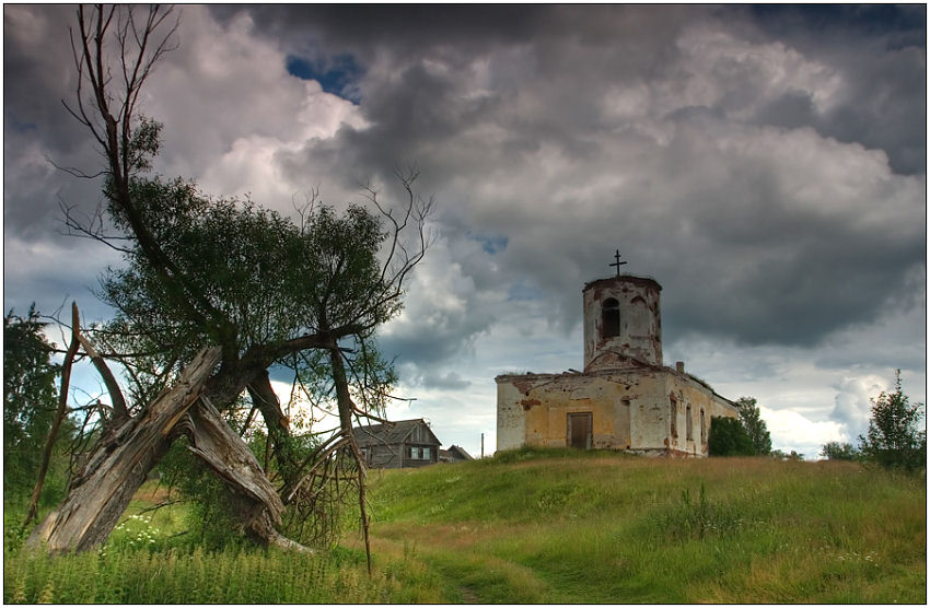 photo "Fracture. From series "Desolation"" tags: travel, Europe