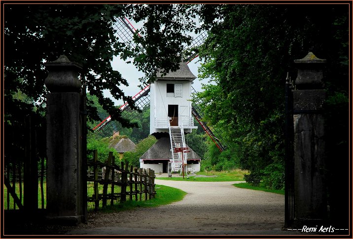 photo "my place to be" tags: architecture, landscape, summer