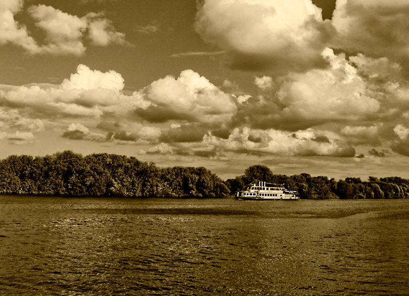 photo "***" tags: landscape, old-time, clouds