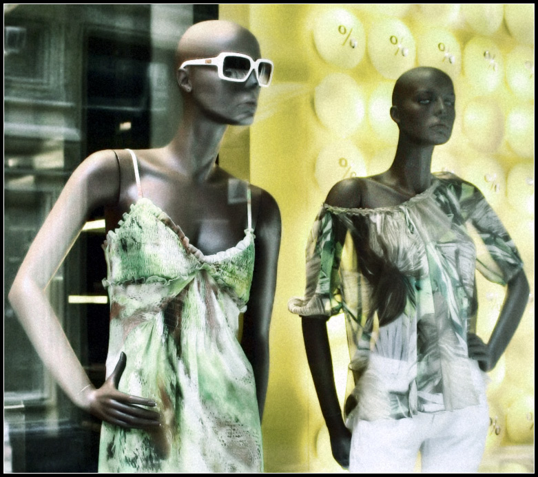 photo "And at night they live" tags: , 