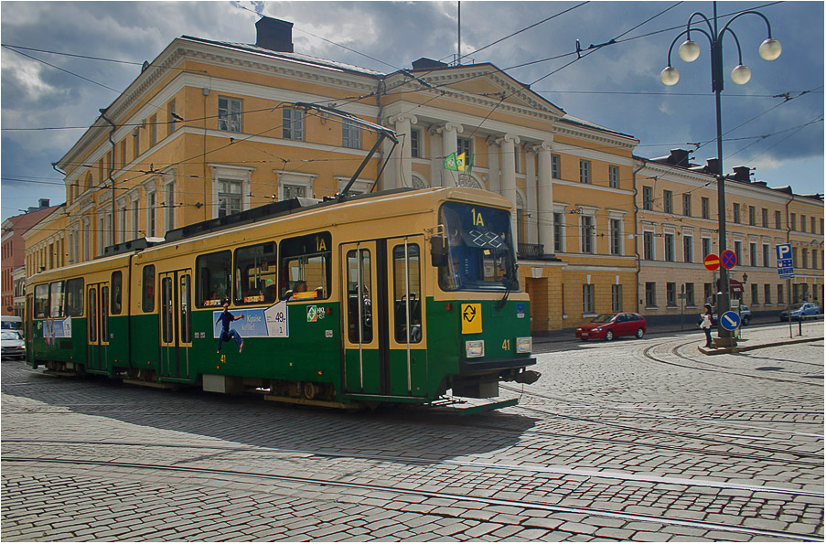 photo "Merry Tram" tags: architecture, travel, landscape, Europe