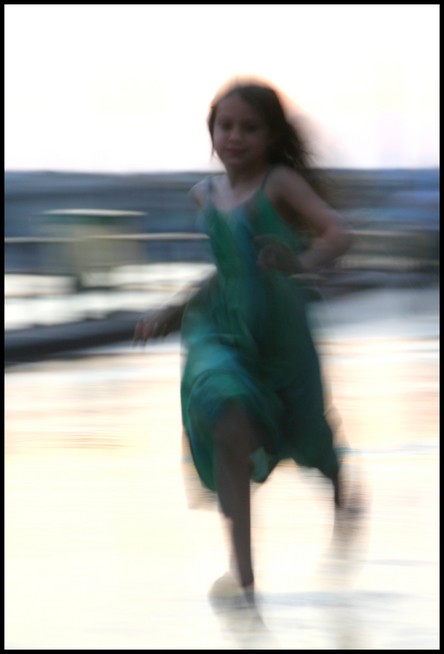 photo "runnnig" tags: portrait, travel, Europe, children