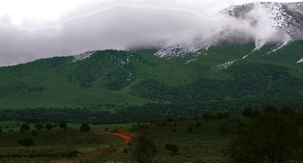 photo "red trail" tags: landscape, mountains