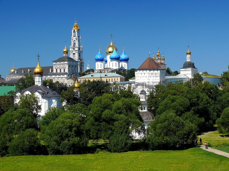 Троицкая сергиева лавра где. Троице-Сергиева Лавра. Троицкий монастырь Троице Сергиева Лавра. Троице Сергиевский монастырь. Троице Сергиевская Лавра.