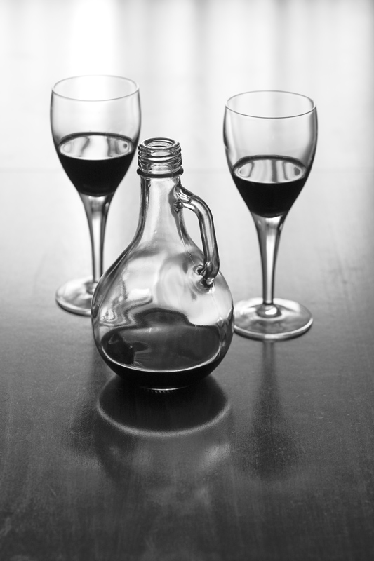 photo "Glass and wine" tags: still life, black&white, 
