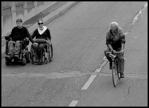 photo "wheels...    I wish I had two" tags: black&white, travel, Europe