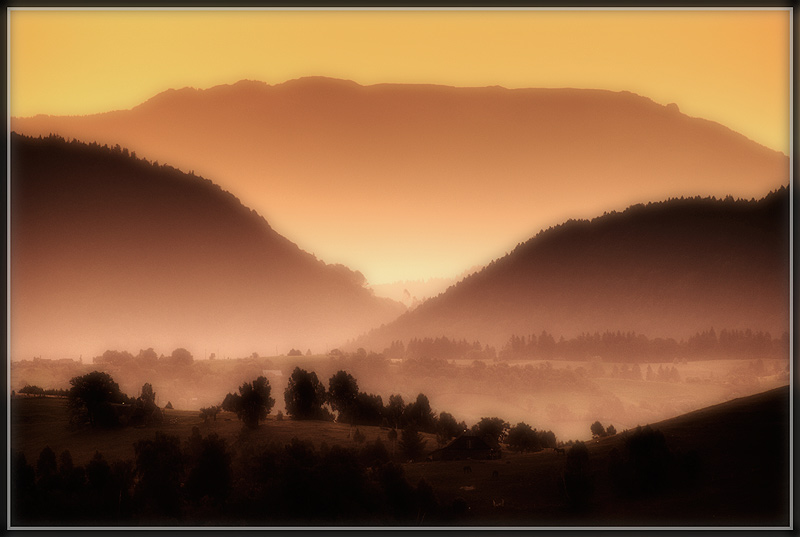 photo "An usual morning" tags: landscape, mountains