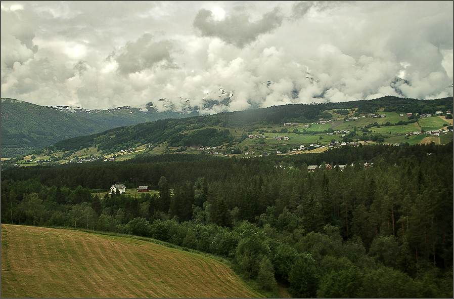 photo "Near clouds" tags: landscape, travel, Europe, clouds