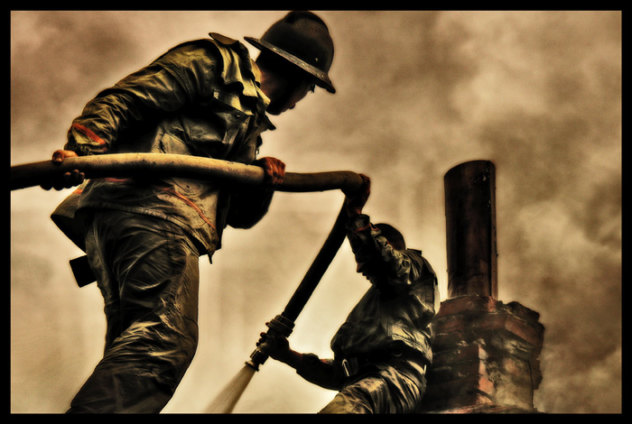 photo "Fireman" tags: reporting, 