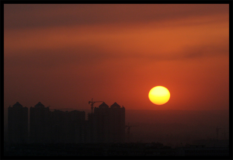 photo "Sunset over the city" tags: city, landscape, sunset