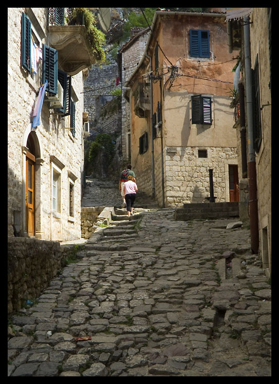 photo "Old Kotor's Streets" tags: architecture, travel, landscape, Europe