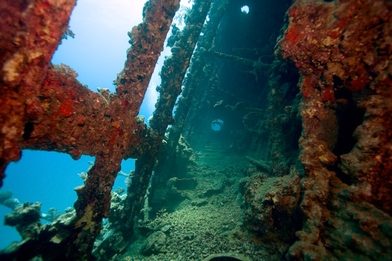 photo "At the wreck" tags: travel, underwater, Africa