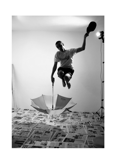 photo "jump" tags: portrait, black&white, 