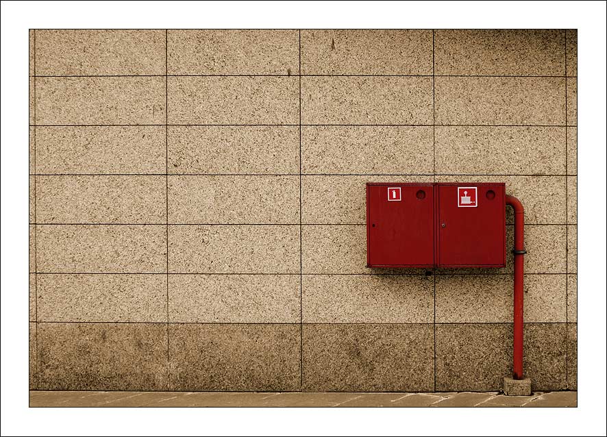 photo "The wall." tags: city, 